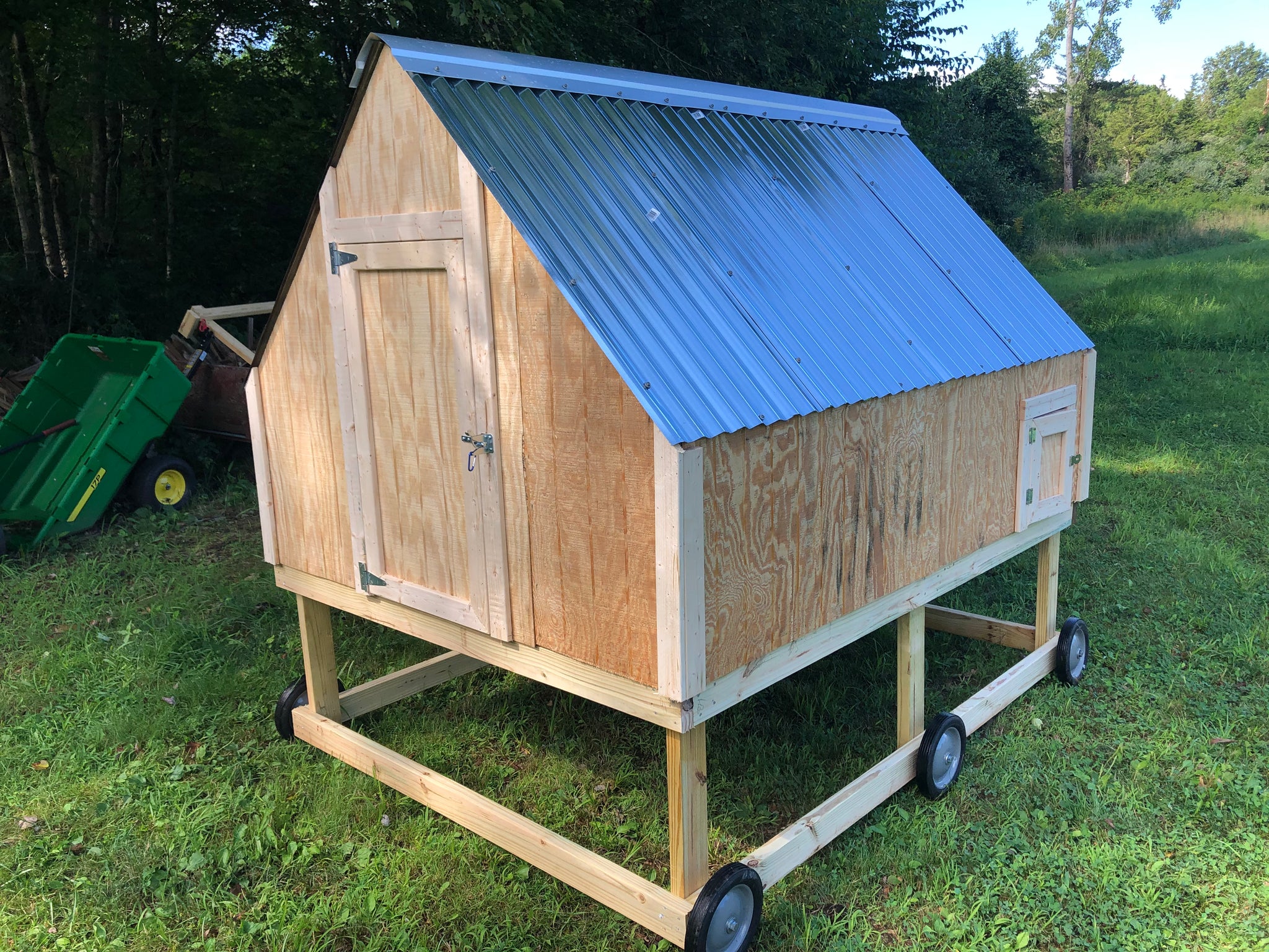 The Double Cape - Chicken Coop for 12+ hens