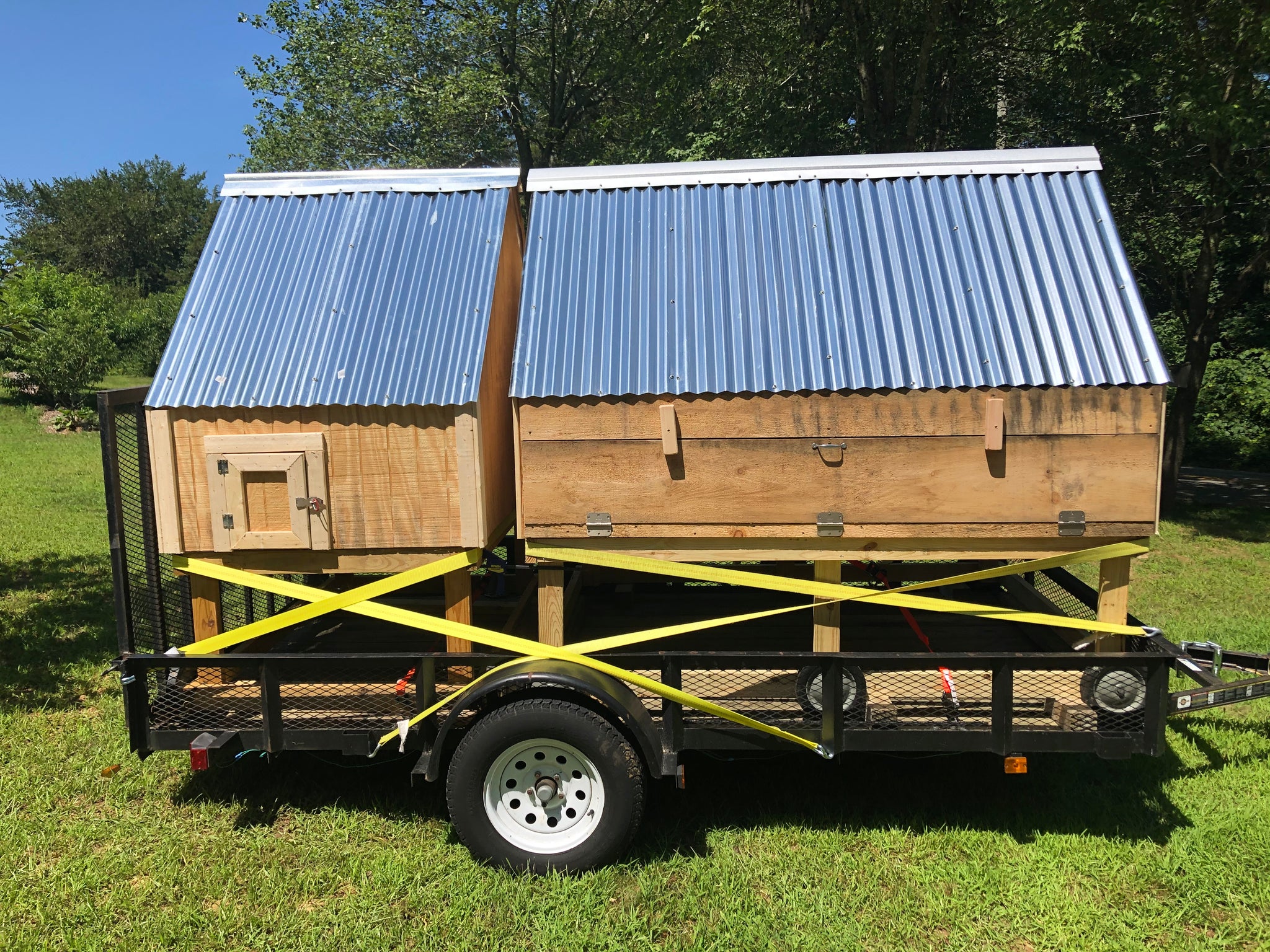 The Double Cape - Chicken Coop for 12+ hens