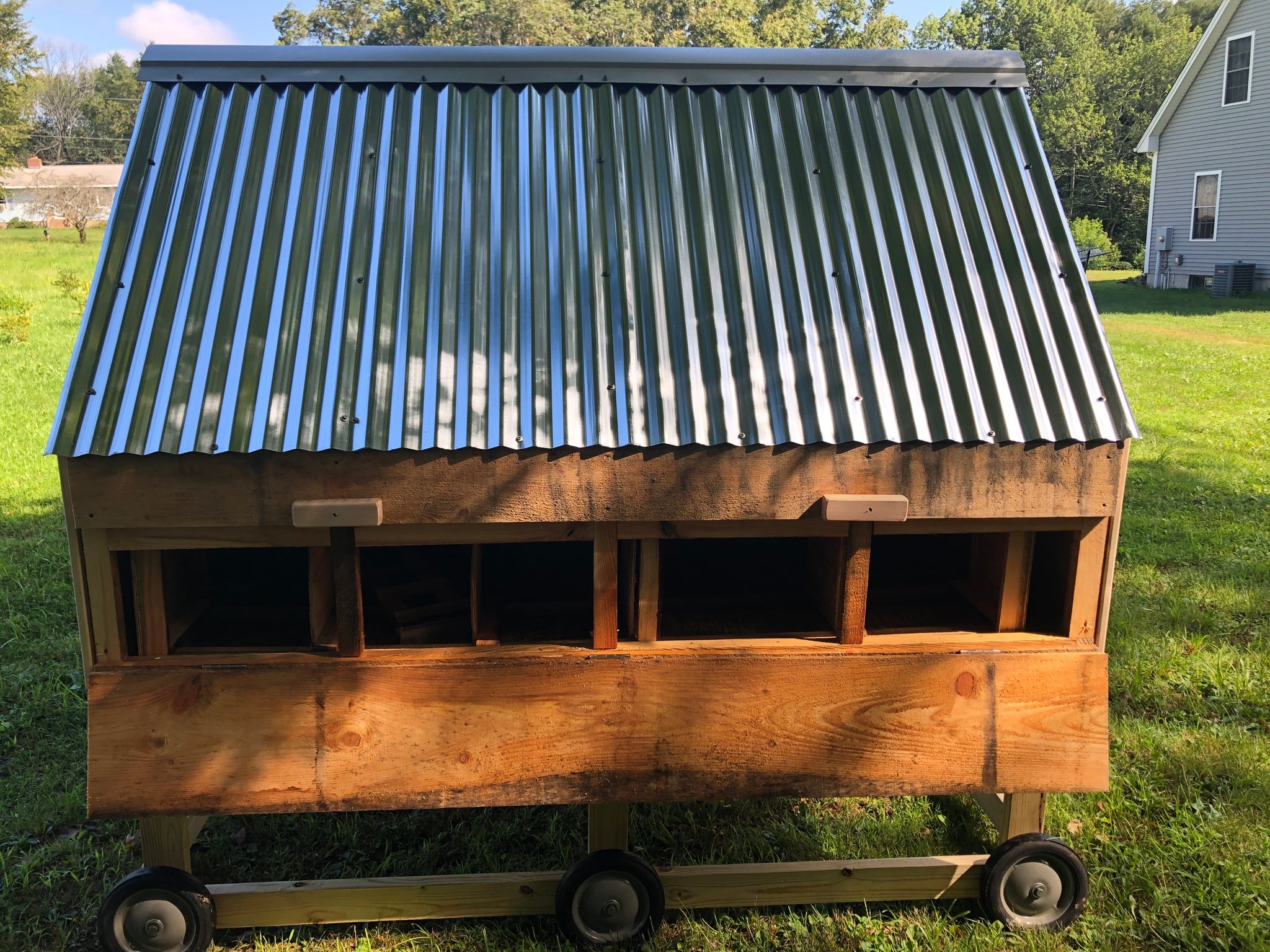 The Double Cape - Chicken Coop for 12+ hens