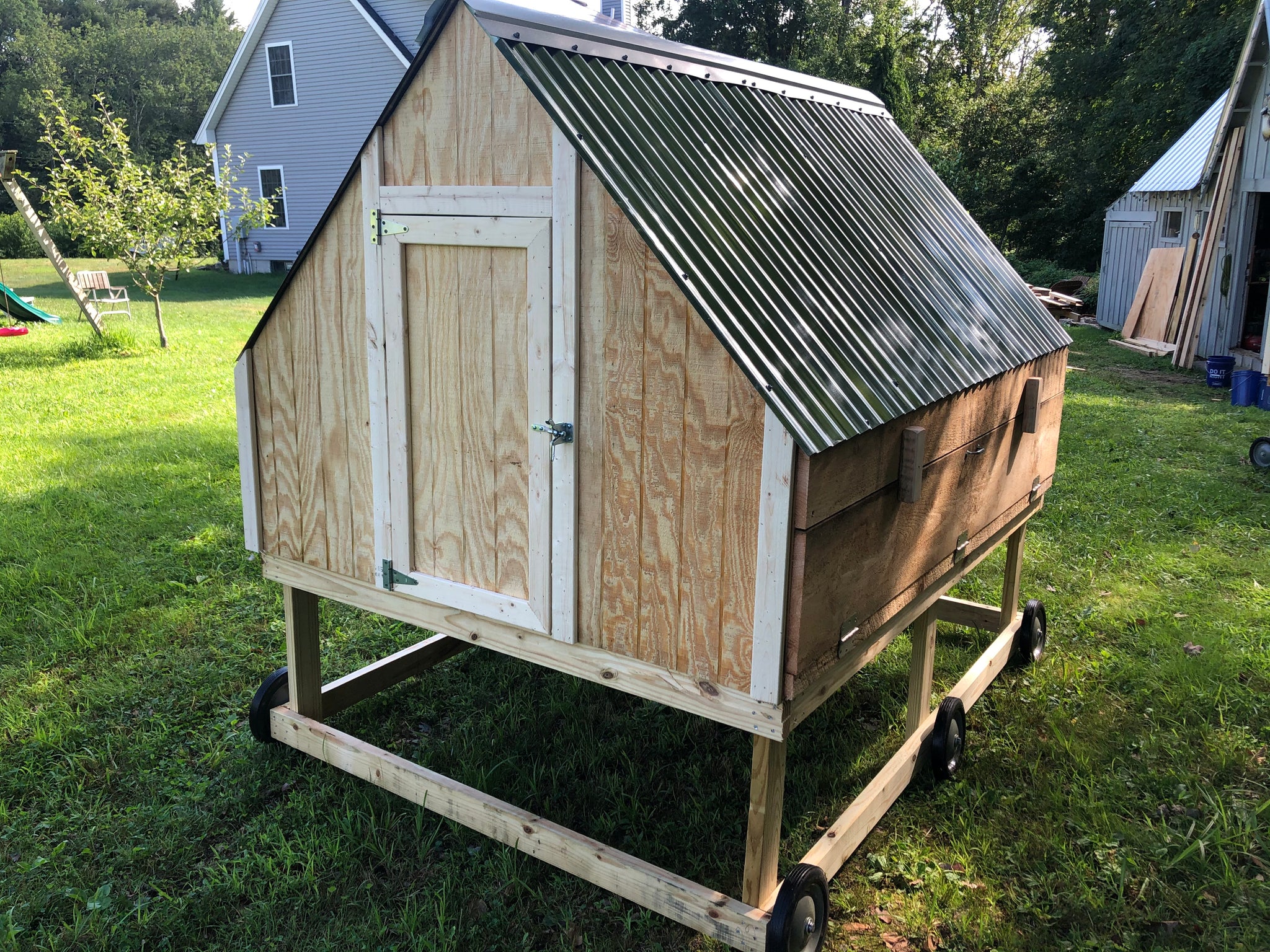 The Double Cape - Chicken Coop for 12+ hens