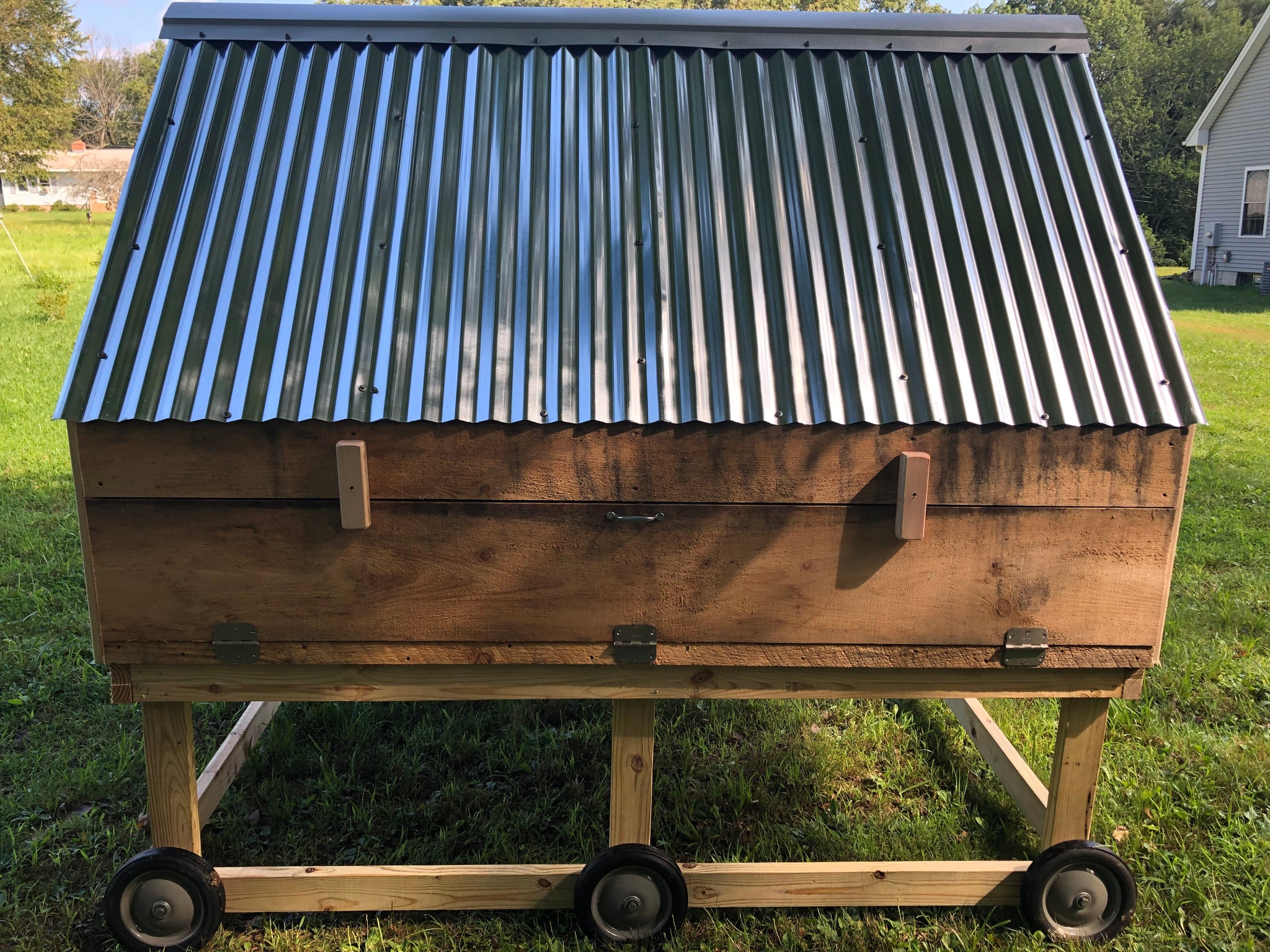 The Double Cape - Chicken Coop for 12+ hens