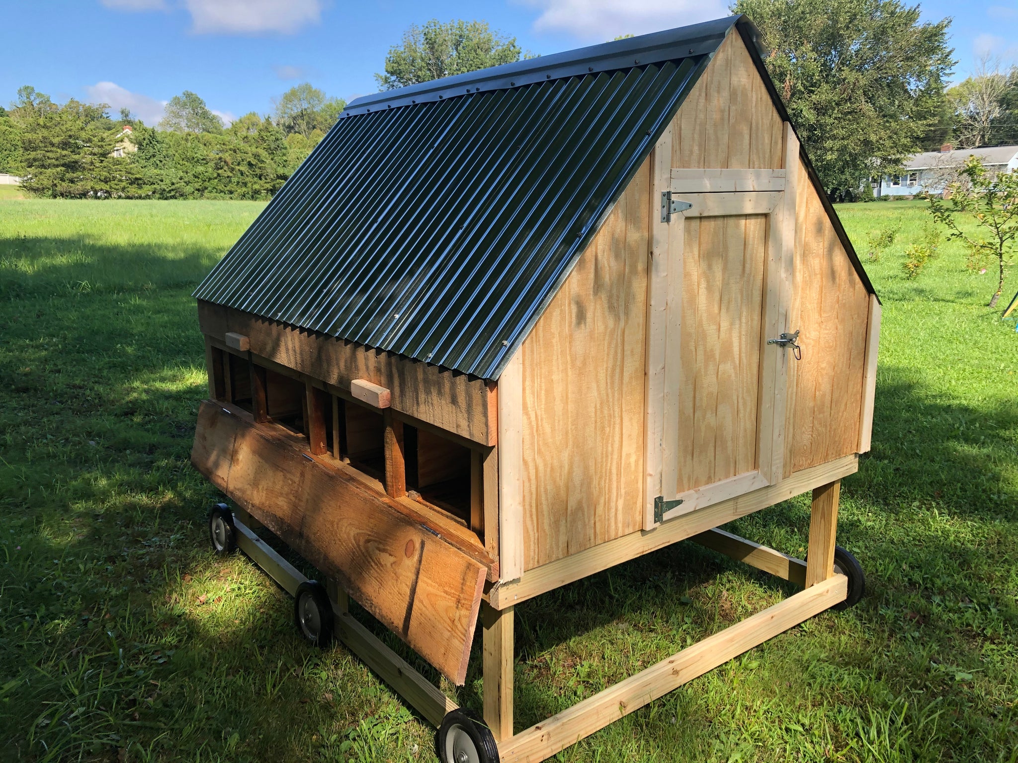 The Double Cape - Chicken Coop for 12+ hens