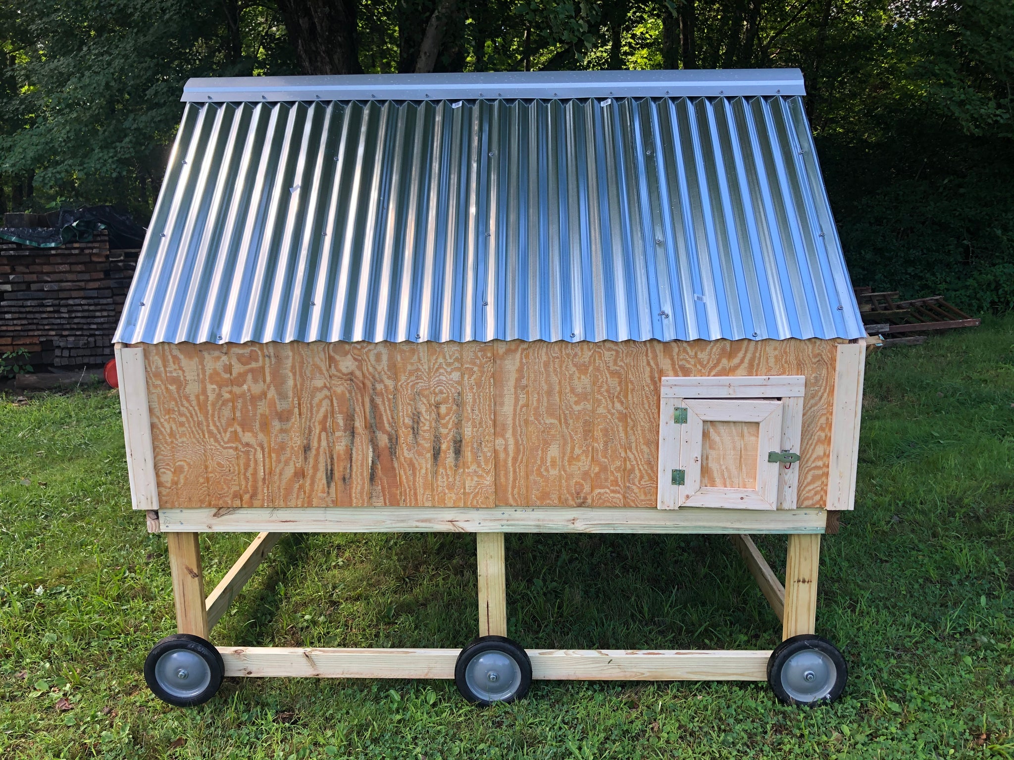 The Double Cape - Chicken Coop for 12+ hens