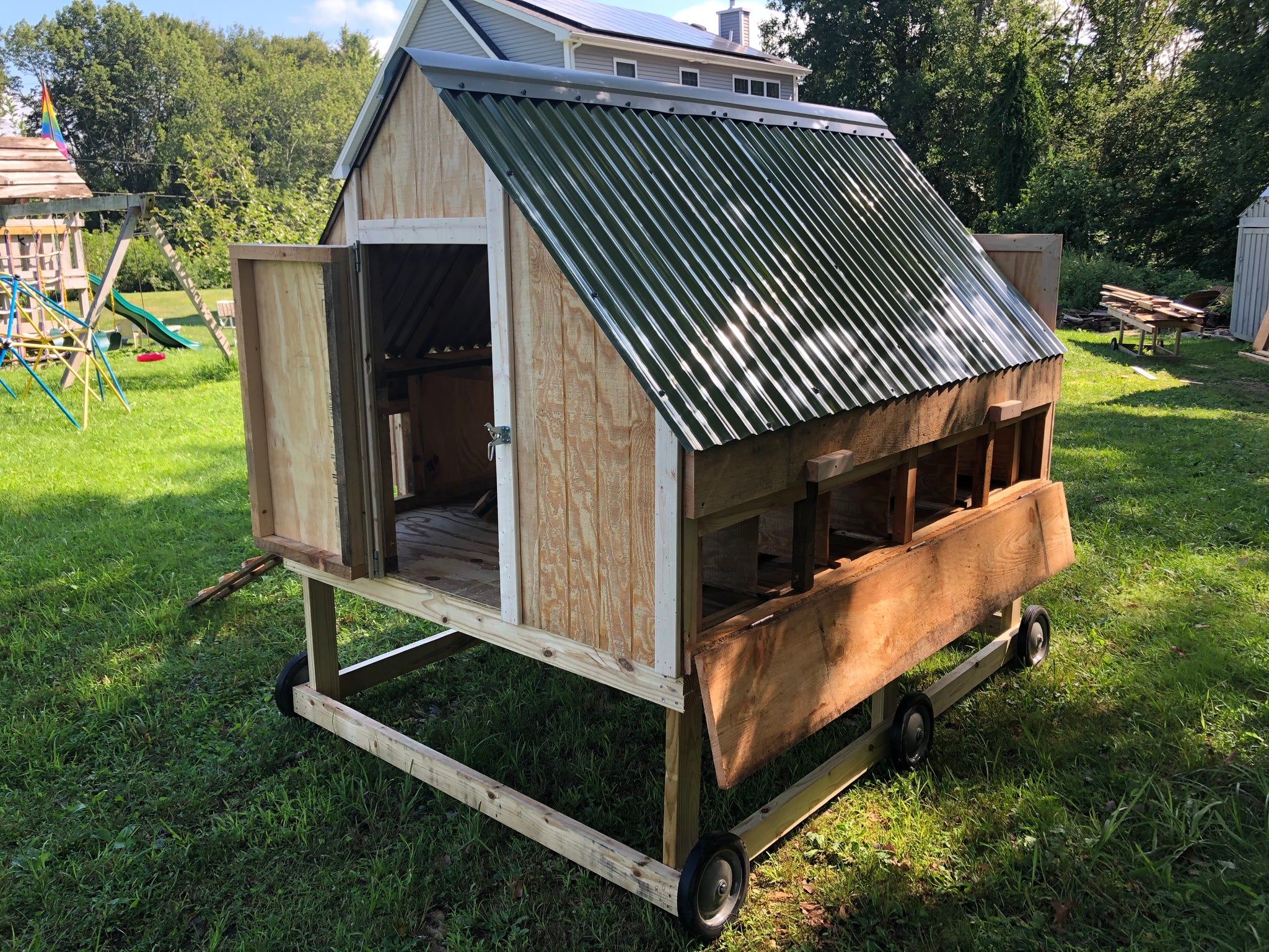 The Double Cape - Chicken Coop for 12+ hens